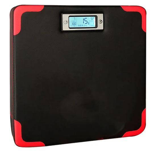 Kondimaster HIT Wandboxkissen mit intelligentem Schlagsensor zur Messung der Schlagkraft und Leistung.